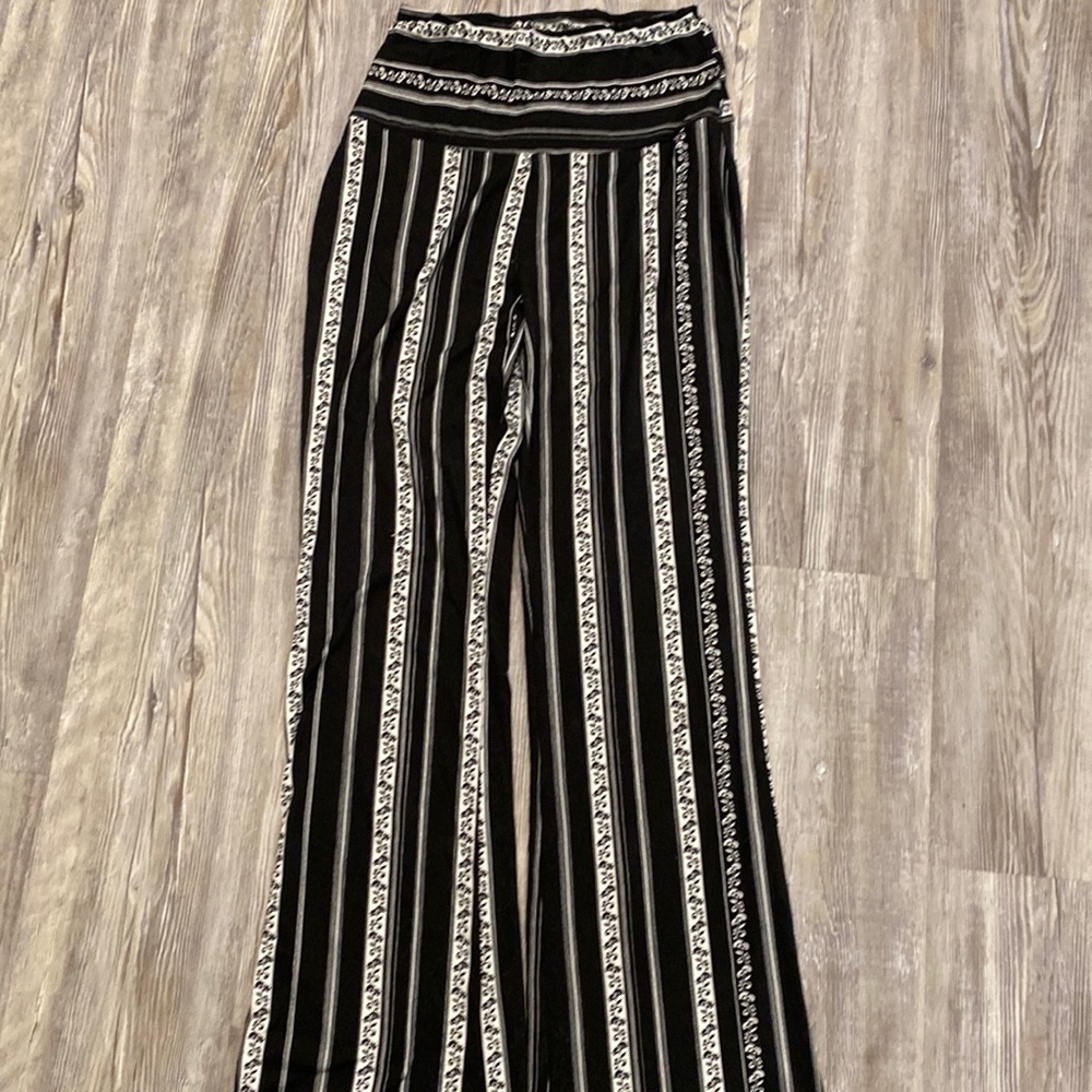 Bell bottom leggings
